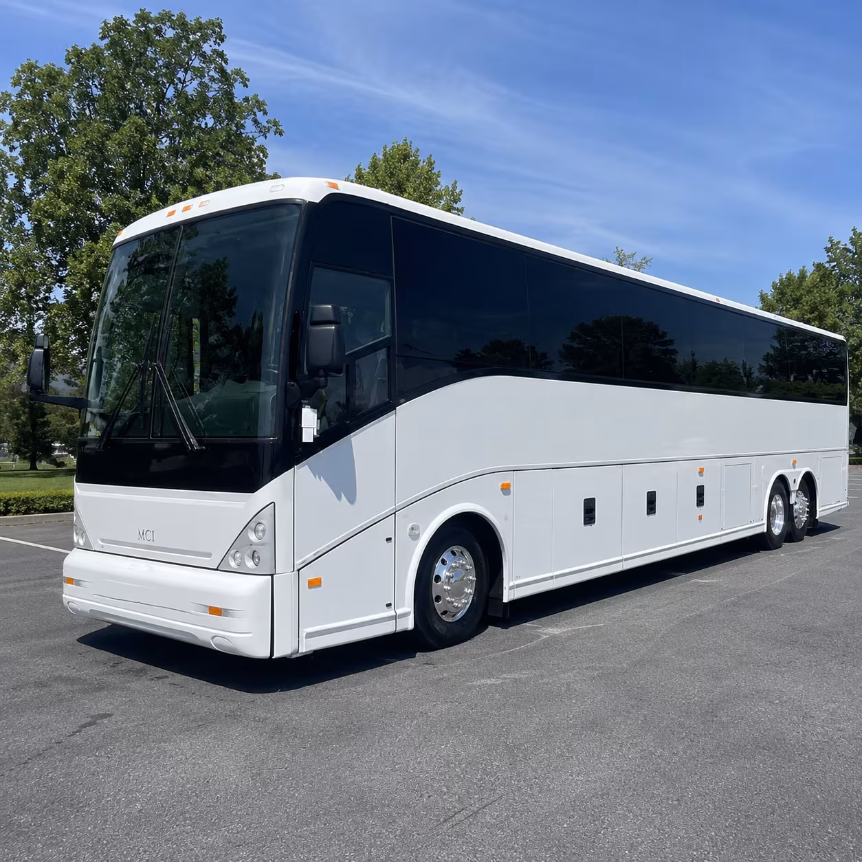 airport shuttle buses for groups traveling through the pinehurst and sandhills region