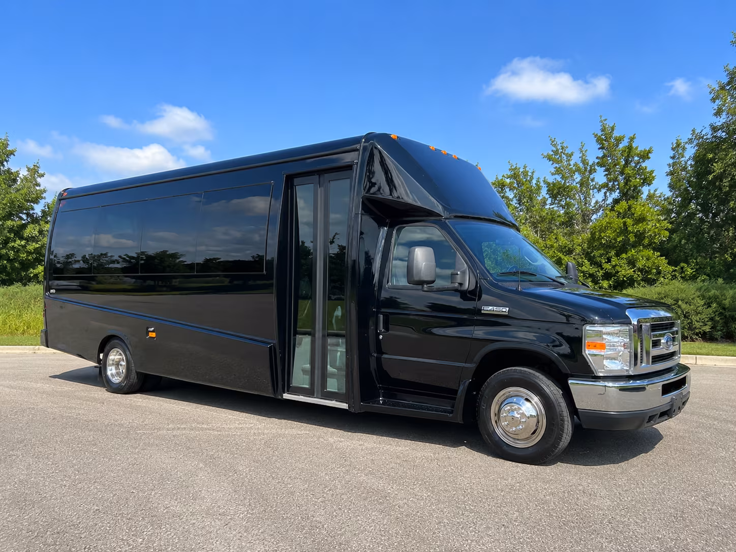 minibus rentals for hinnant family vineyards and johnston county